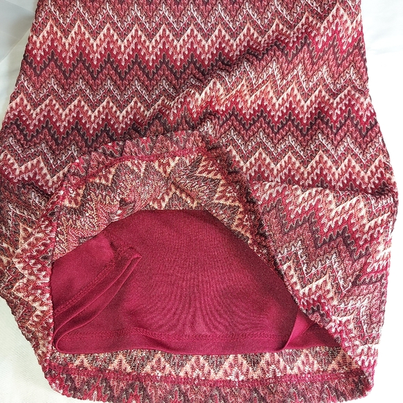 Forever 21 dress size small, wine color. Sleevelss - Picture 9 of 16